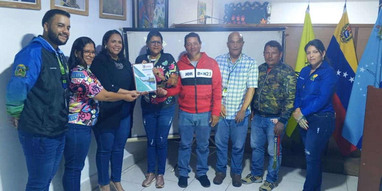 Alcaldesa Evelin Martínez entregó Ordenanza de Presupuesto 2026 para Uracoa