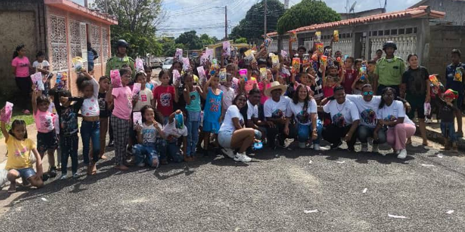 Regalando sonrisas benefició a niños del sector La Puente