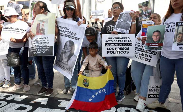 Exigen información sobre 200 presos políticos en paradero desconocido