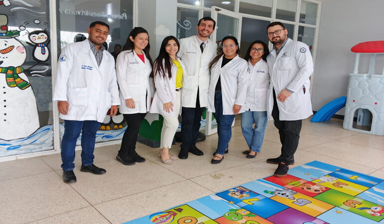 Hospital Núñez Tovar reconoce vocación de servicio de los pediatras en su día