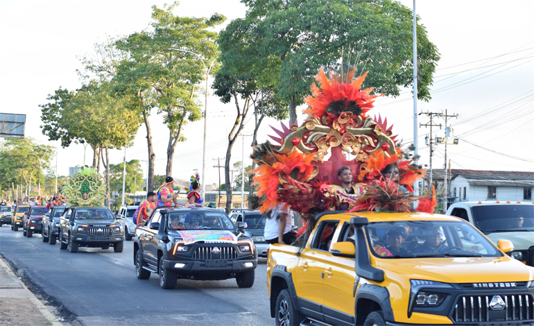 Vecinos de Las Brisas del Orinoco celebran con caravana su triunfo en concurso de calles adornadas