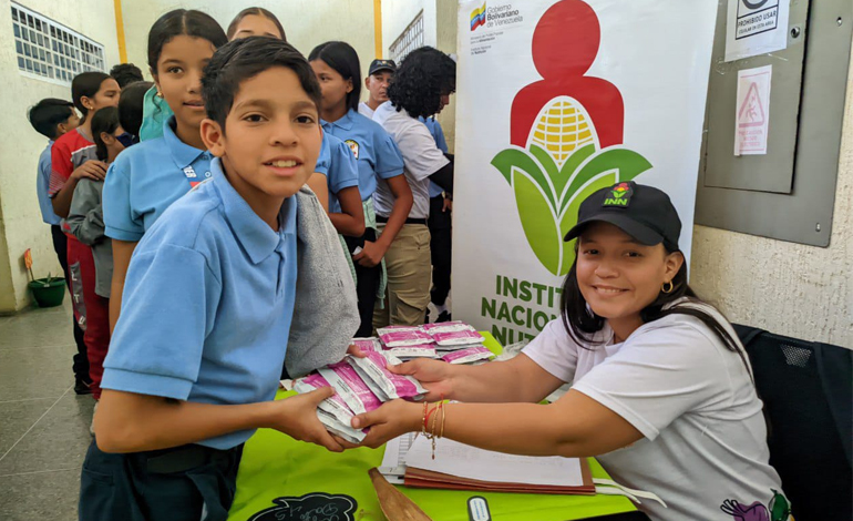 Salud va a la Escuela beneficia a estudiantes de la Escuela de Talento Deportivo
