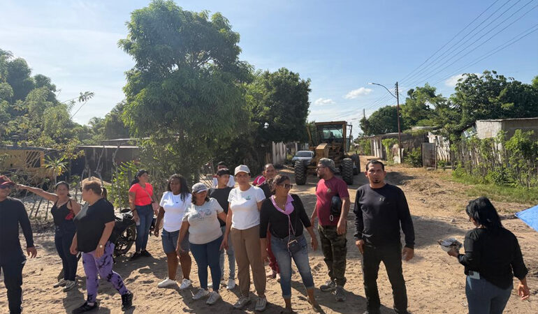 Legisladores regionales supervisan avances de obra vial en El Soberano