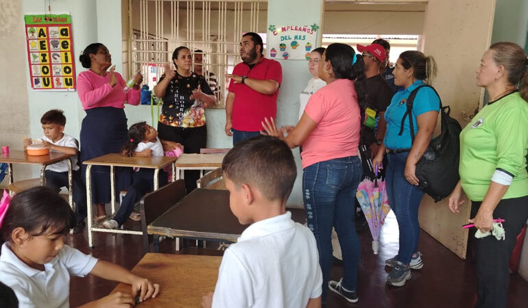 “Por Amor a Mi Maestro” llega a la Escuela Chaima de Uracoa