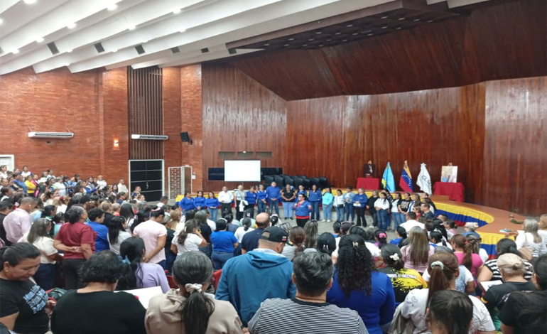 Más de 400 directores y directoras de Maturín se fortalecen en gestión escolar con orientaciones del CDCE Monagas