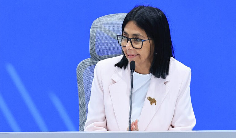 Con enfoque en hidrocarburos, banca, farmacia y alimentación, Delcy Rodríguez presenta el «Plan Venezuela Renace»