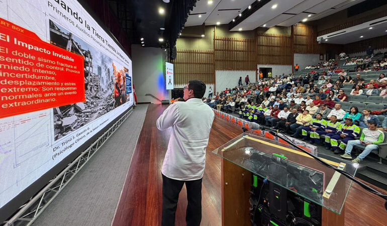 Dr. Gascón instruye Primeros Auxilios Psicológicos a personal de PDVSA