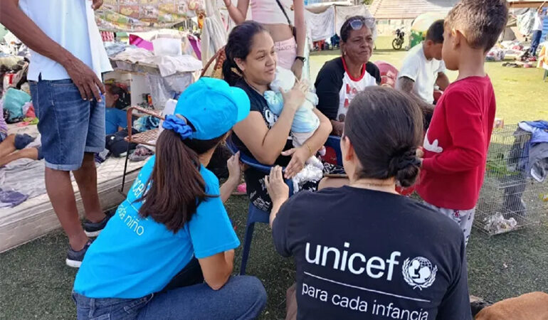 En La Guaira hay padres que continúan la búsqueda de sus hijos tras posibles rescates
