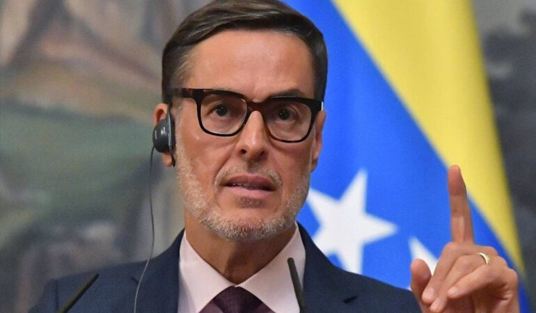 Fusionan MinExteriores y MinComercio Exterior: Félix Plasencia asume como nuevo canciller