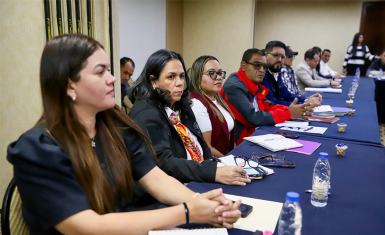 Alcaldesa Evelin Martínez participa en encuentro para impulsar el desarrollo petrolero y económico entre Monagas y Anzoátegui