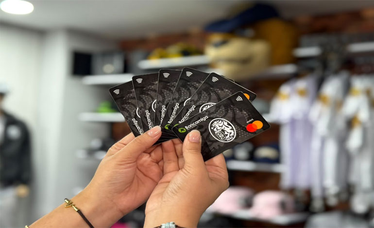 Bancamiga celebra el orgullo caraquista con su Tarjeta de Débito de los Leones del Caracas