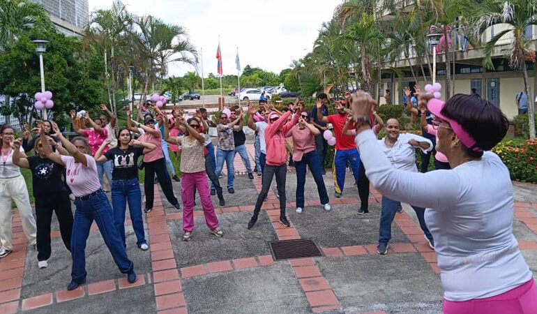 UPEL-IPM se viste de rosa por ellas, y por ellos también